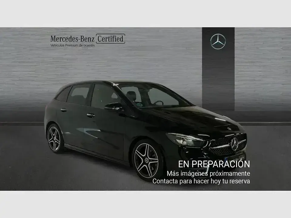 Usado Mercedes B180 116 CV (85 kW) 2022 Negro Utilitario