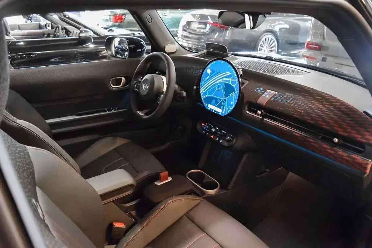 Usado Mini Cooper 150 kW (204 CV) 2026 Gris Utilitario