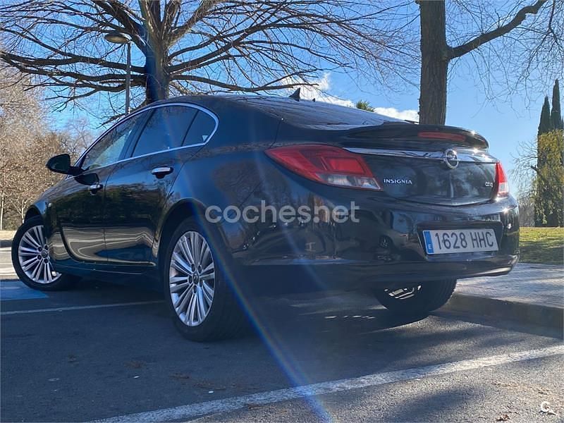 Usado Opel Insignia Edition 110 CV (80 kW) 2012 Azul Berlina