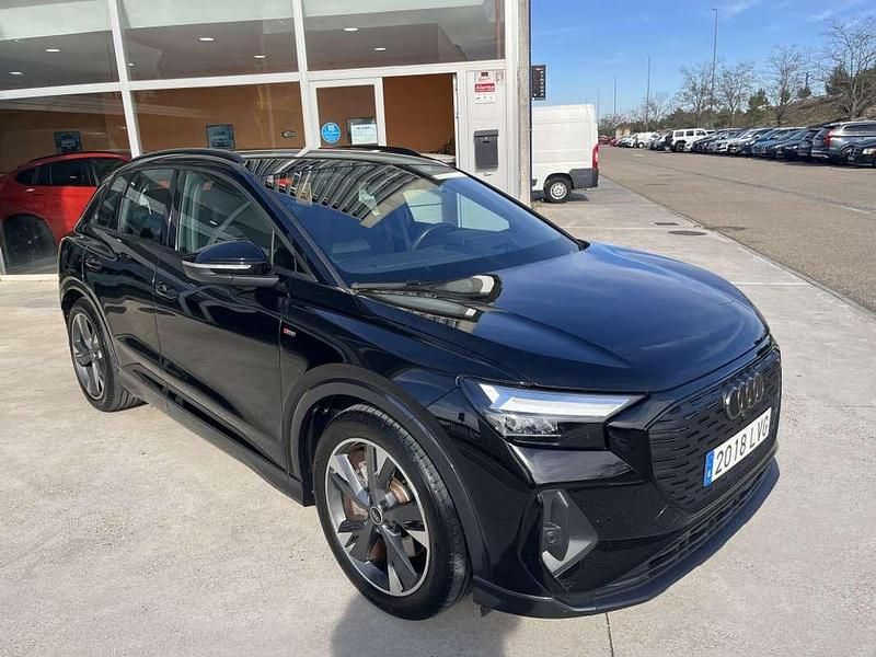 Usado Audi Q4 e-tron S-Line 150 kW (204 CV) 2022 Negro SUV