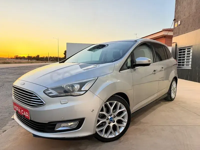 Usado Ford Grand C-Max Titanium 150 CV (110 kW) 2015 Gris / plata Monovolumen