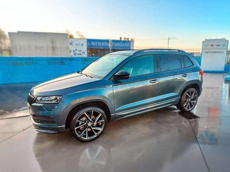 Usado Skoda Karoq SportLine 150 CV (110 kW) 2021 Gris SUV