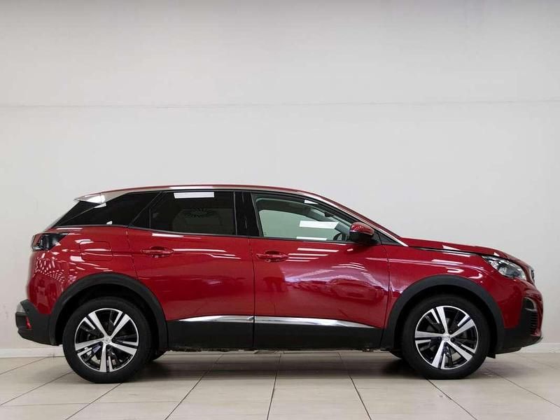 Usado Peugeot 3008 Allure 131 CV (96 kW) 2020 Rojo Monovolumen