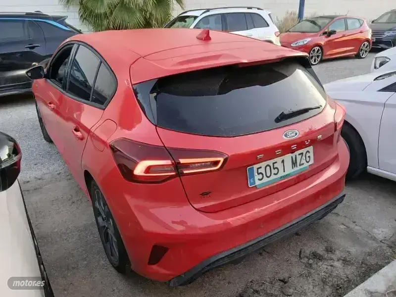Usado Ford Focus ST-Line 125 CV (91 kW) 2025 Rojo