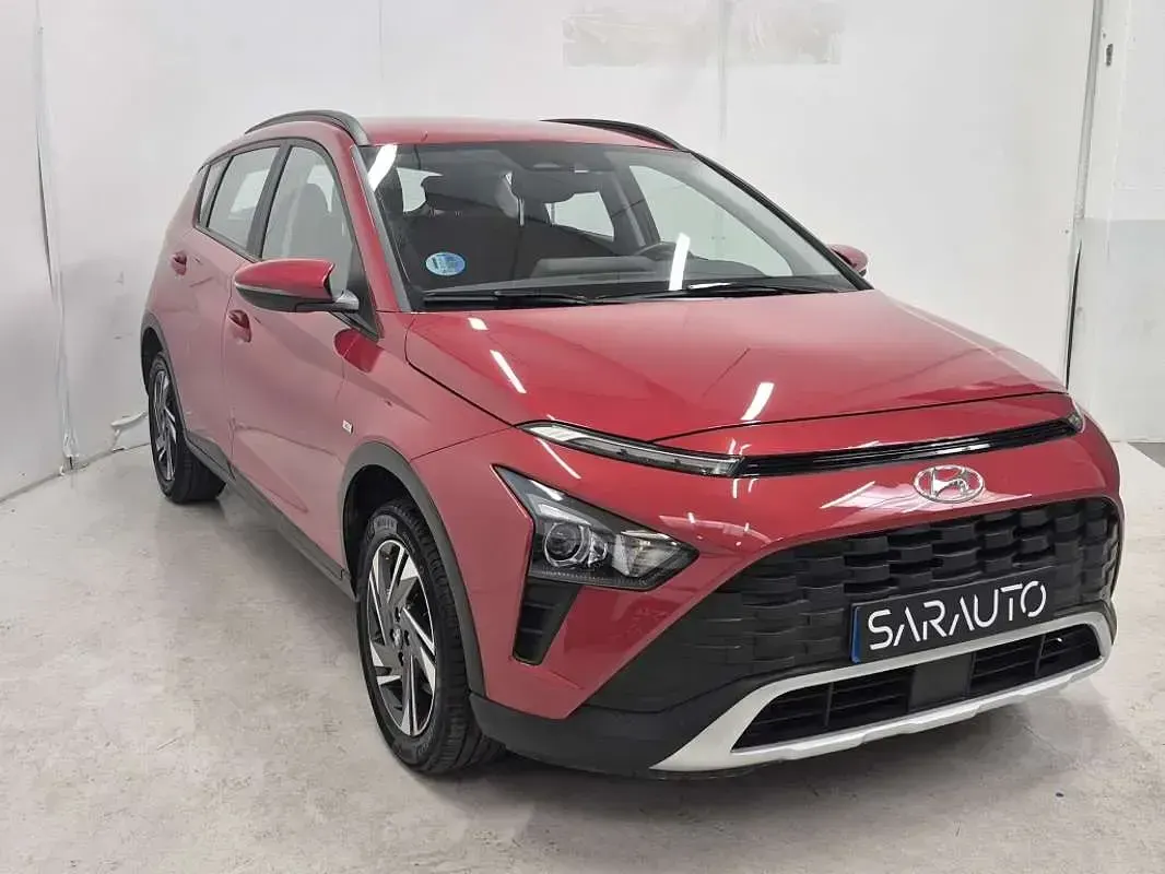 Usado Hyundai Bayon 101 CV (74 kW) 2023 Rojo SUV