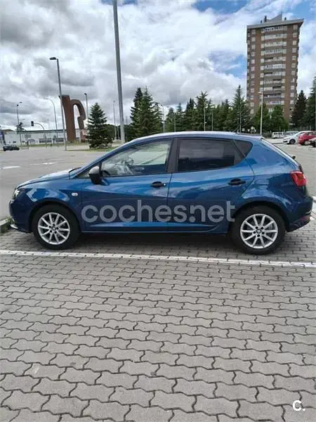 Usado Seat Ibiza ST Reference 75 CV (55 kW) 2014 Azul Familiar