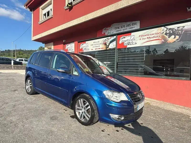 Usado VW Touran Edition 105 CV (77 kW) 2010 Azul Monovolumen