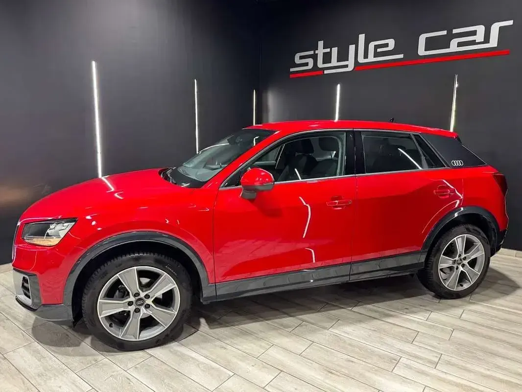 Usado Audi Q2 Design 116 CV (85 kW) 2020 Rojo SUV