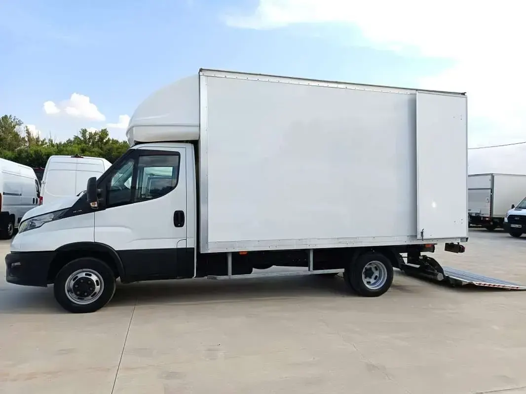 Usado Iveco Daily 156 CV (114 kW) 2022 Blanco Van
