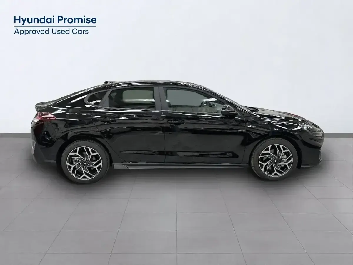 Nuevo Hyundai i30 N Line 100 CV (73 kW) 2026 Negro