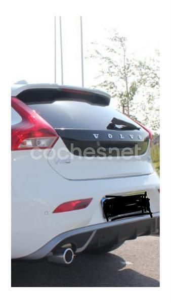 Usado Volvo V40 R-Design Momentum 190 CV (139 kW) 2017 Blanco Berlina