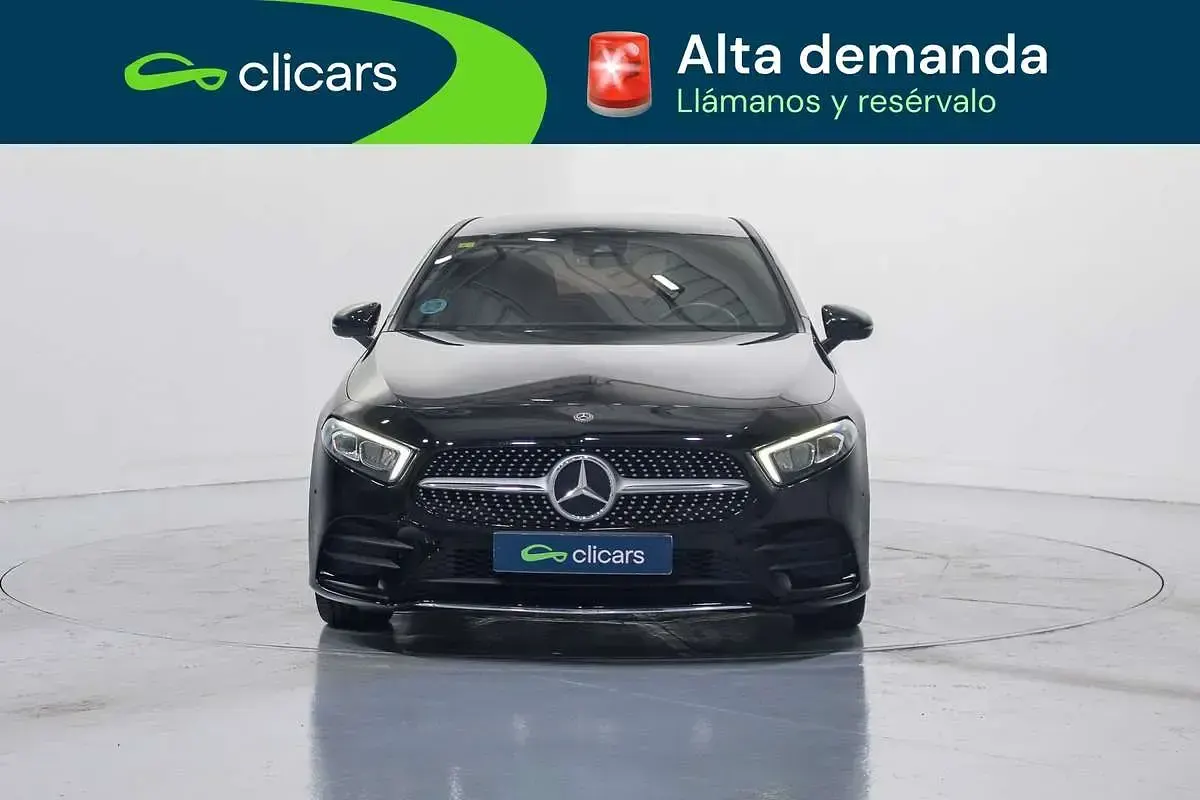 Usado Mercedes A180 136 CV (100 kW) 2020 Negro Utilitario