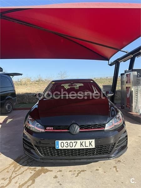 Usado VW Golf VII GTI 245 CV (180 kW) 2018 Negro Berlina