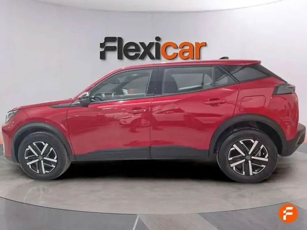 Usado Peugeot 2008 Active 101 CV (74 kW) 2023 Rojo SUV