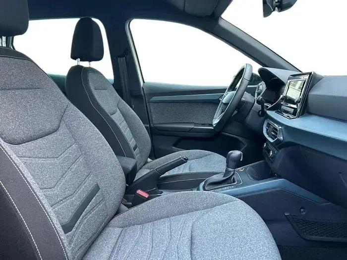 Usado Seat Arona Xperience 115 CV (84 kW) 2025 Blanco SUV