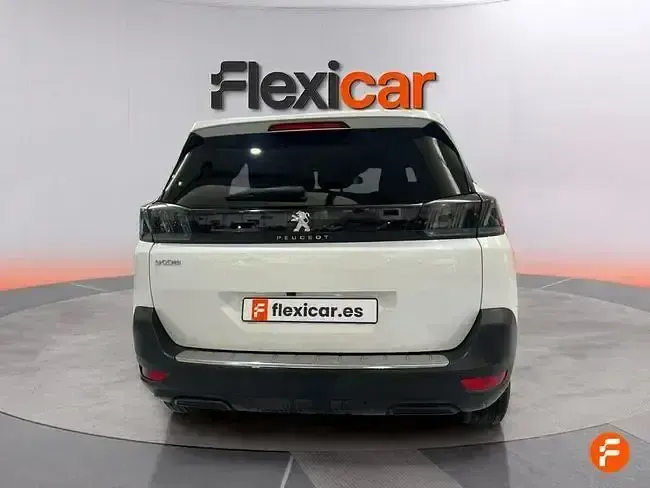 Usado Peugeot 5008 Allure 130 CV (95 kW) 2024 Blanco SUV