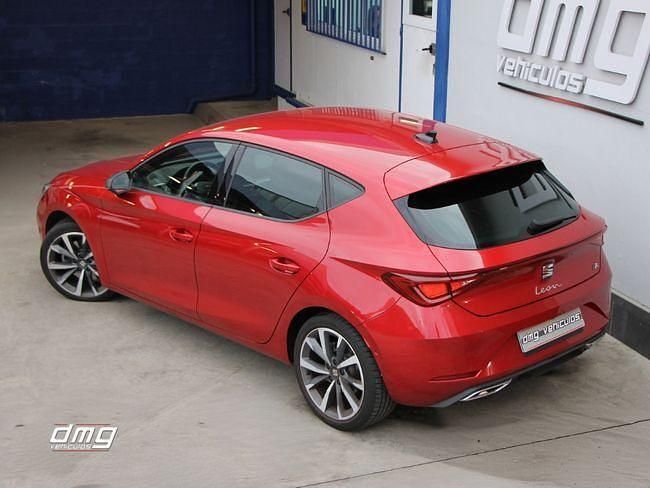 Usado Seat Leon FR 152 CV (111 kW) 2020 Rojo Berlina