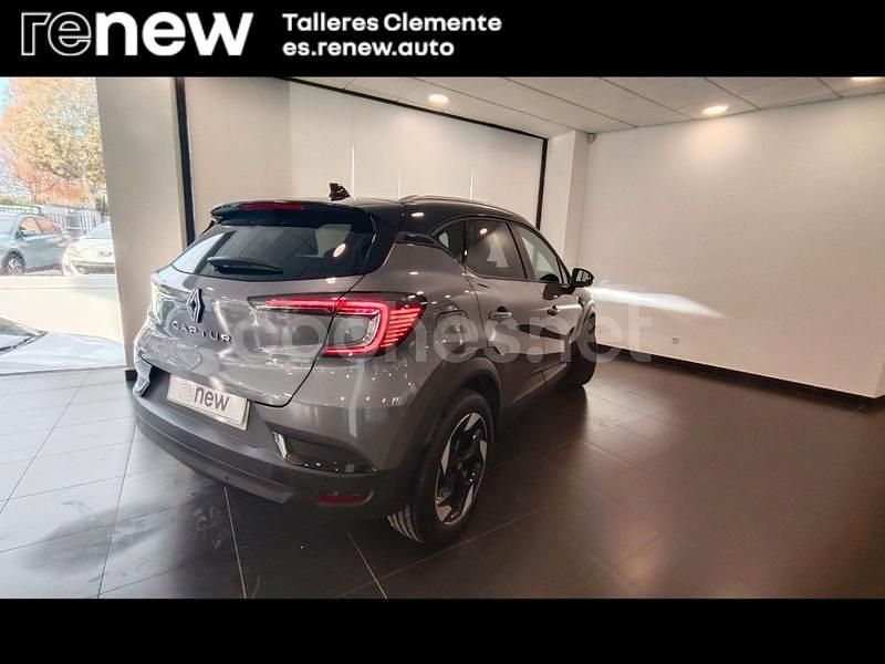 Usado Renault Captur Techno 100 CV (73 kW) 2025 Gris / plata SUV