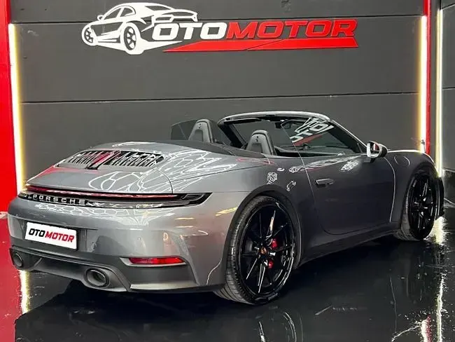 Usado Porsche 911 Carrera 4S 350 CV (257 kW) 2025 Oro Coupe