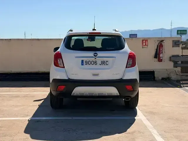 Usado Opel Mokka Selective 140 CV (102 kW) 2016 Blanco SUV