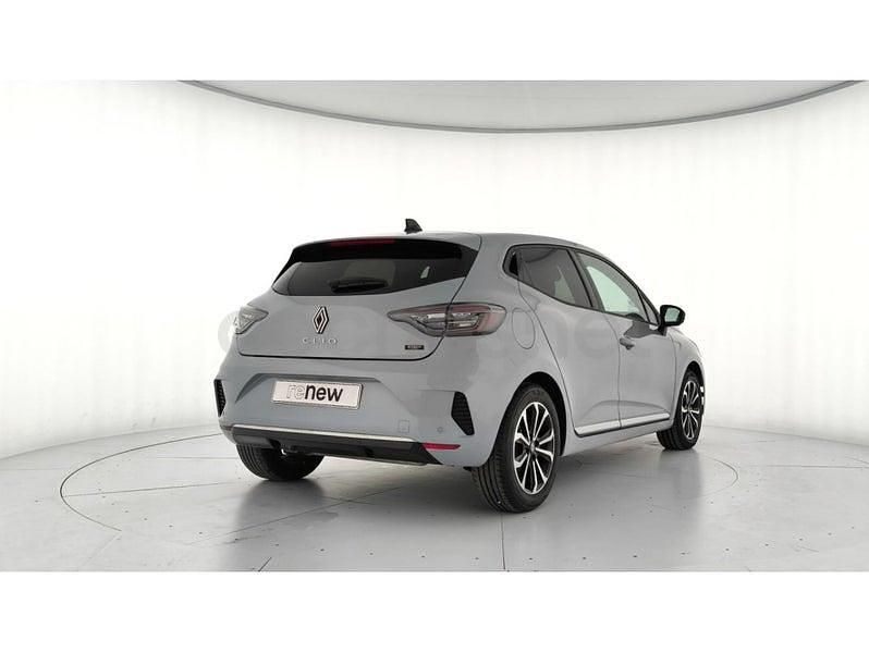 Usado Renault Clio V Techno 143 CV (105 kW) 2025 Gris / plata Berlina