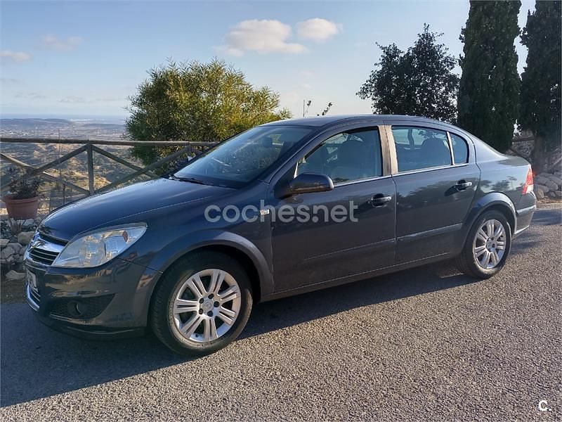 Usado Opel Astra Energy 100 CV (73 kW) 2009 Azul Berlina