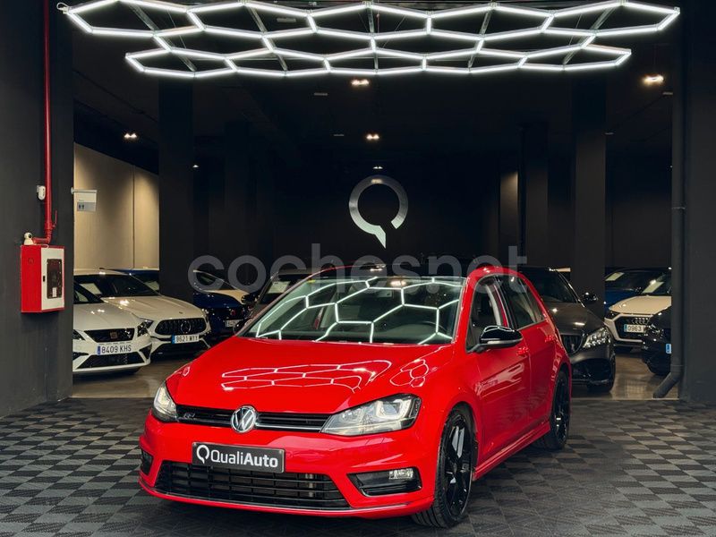 Rojo Usado 2017 VW Golf VII Sport Berlina | 17.990 € (Precio justo) - Imagen 1/4
