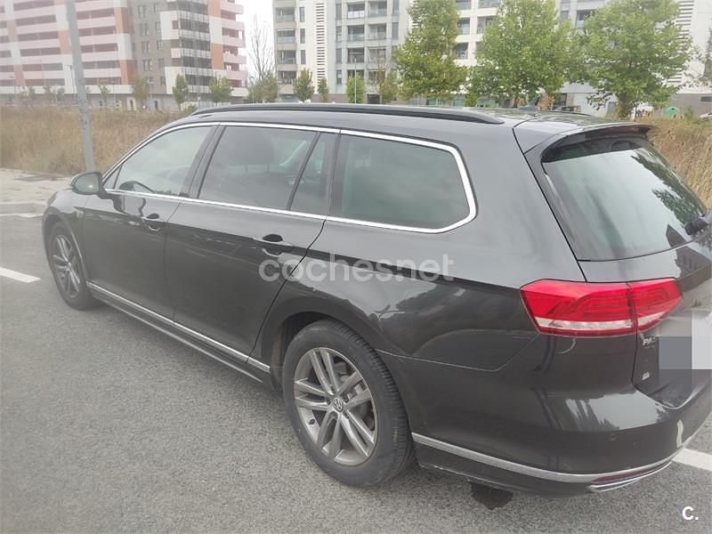 Usado VW Passat Advance 150 CV (110 kW) 2018 Gris / plata Familiar
