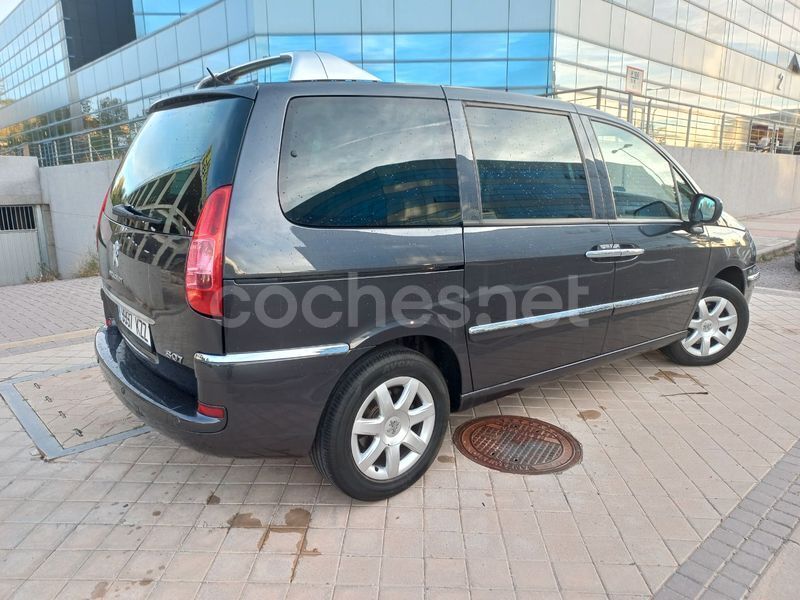 Usado Peugeot 807 Style 163 CV (119 kW) 2013 Negro Monovolumen