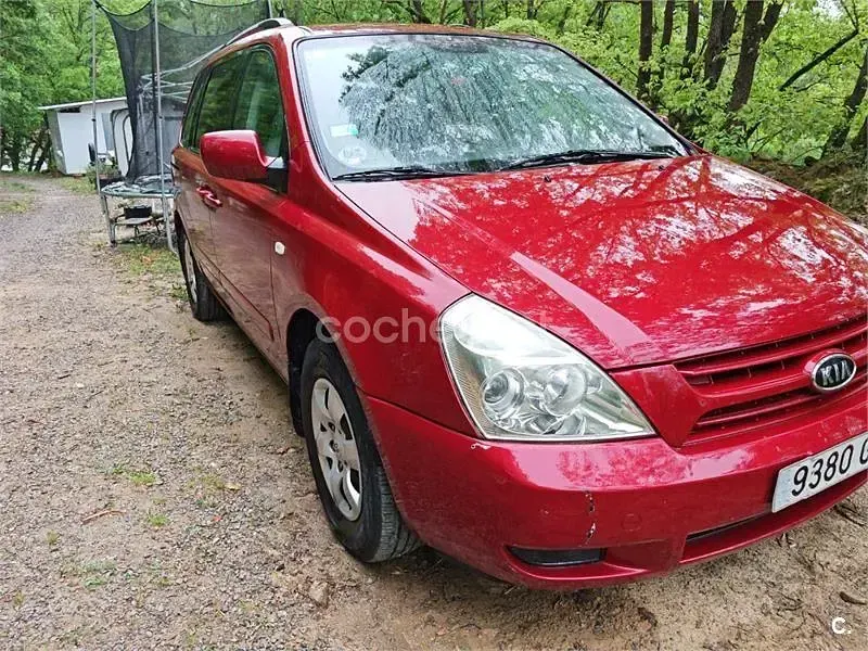 Usado Kia Carnival 185 CV (136 kW) 2009 Granate Monovolumen