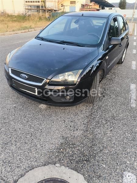 Negro Usado 2006 Ford Focus Trend Berlina | 3100 € (Buen precio) - Imagen 1/4
