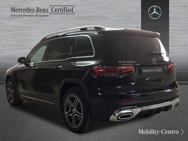 Usado Mercedes GLB200 AMG line 150 CV (110 kW) 2023 Negro noche SUV