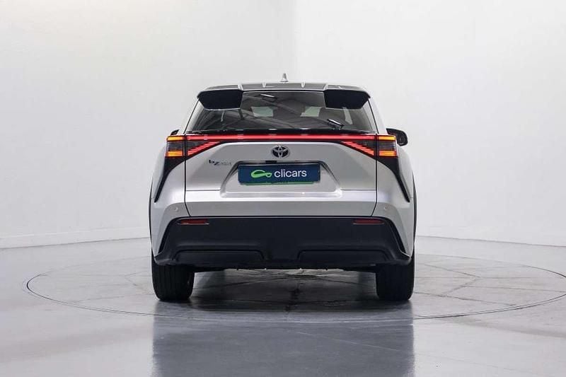 Usado Toyota bZ4X Advance 150 kW (204 CV) 2023 Gris SUV