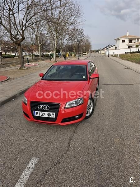 Usado Audi A3 Attraction 170 CV (125 kW) 2011 Rojo Utilitario