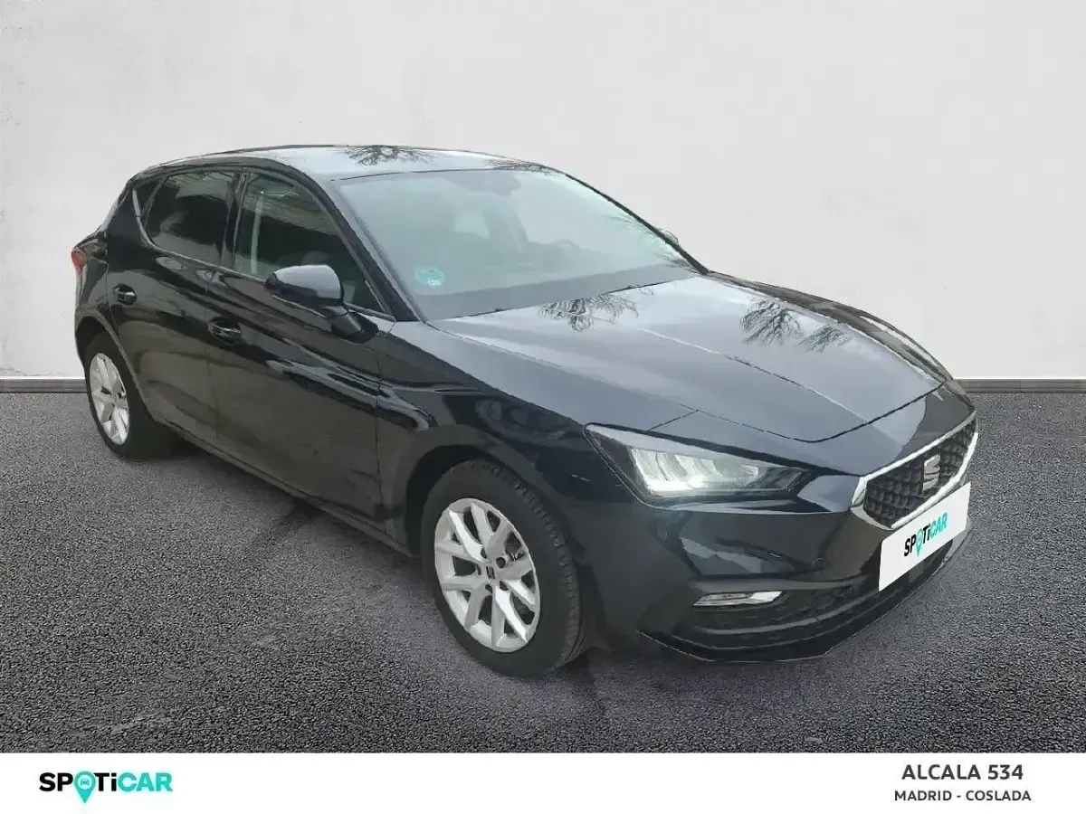 Usado Seat Leon Style 130 CV (95 kW) 2022 Azul Berlina