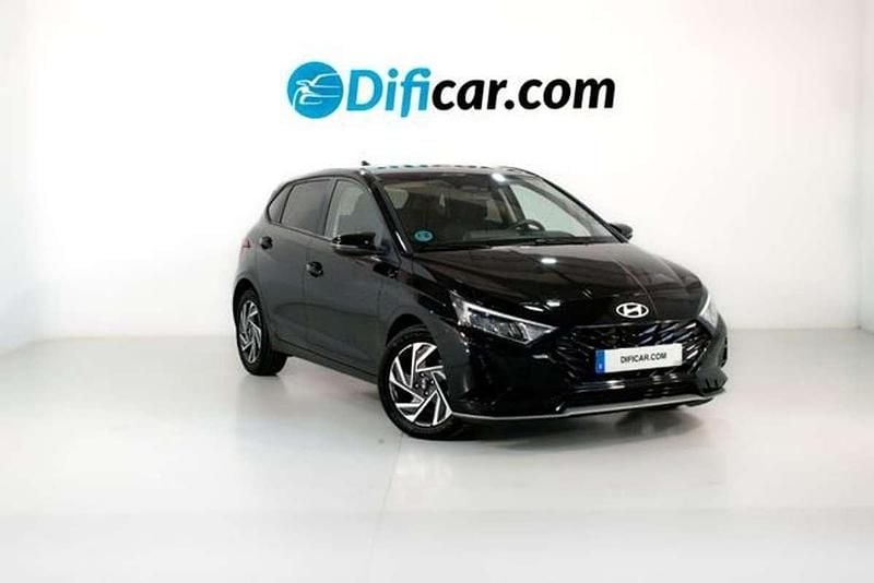 Usado Hyundai i20 102 CV (75 kW) 2024 Negro Berlina