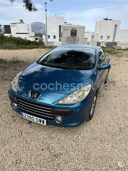 Usado Peugeot 307 CC 110 CV (80 kW) 2006 Azul Descapotable