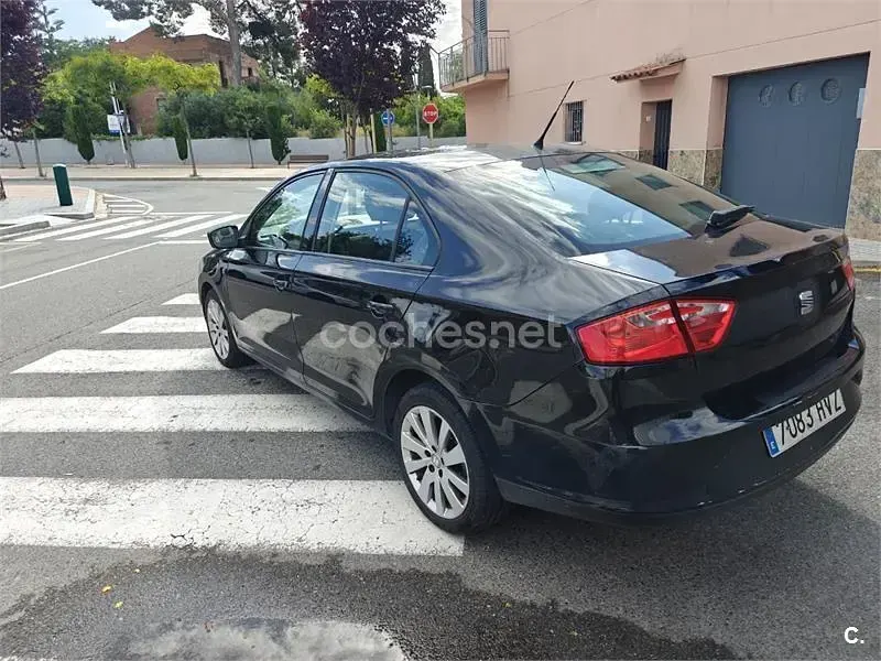 Usado Seat Toledo Ecomotive 105 CV (77 kW) 2014 Negro Utilitario