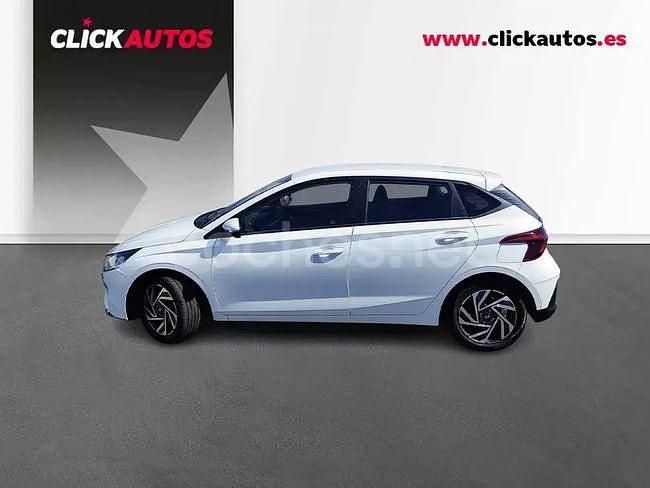Usado Hyundai i20 100 CV (73 kW) 2025 Blanco Berlina