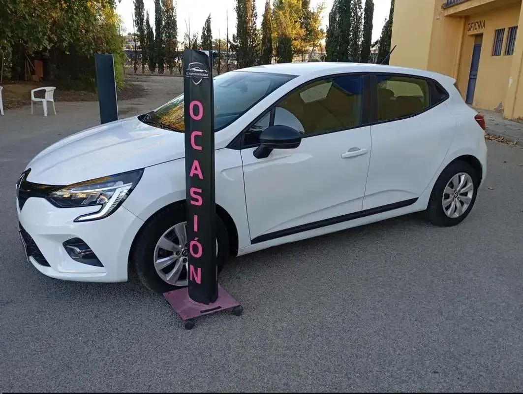Usado Renault Clio Zen 101 CV (74 kW) 2022 Blanco Utilitario