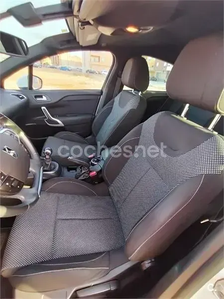 Usado DS Automobiles DS4 Design 92 CV (67 kW) 2015 Blanco Berlina