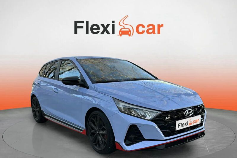 Azul Usado 2024 Hyundai i20 Berlina | 24.970 € (Buen precio) - Imagen 1/4