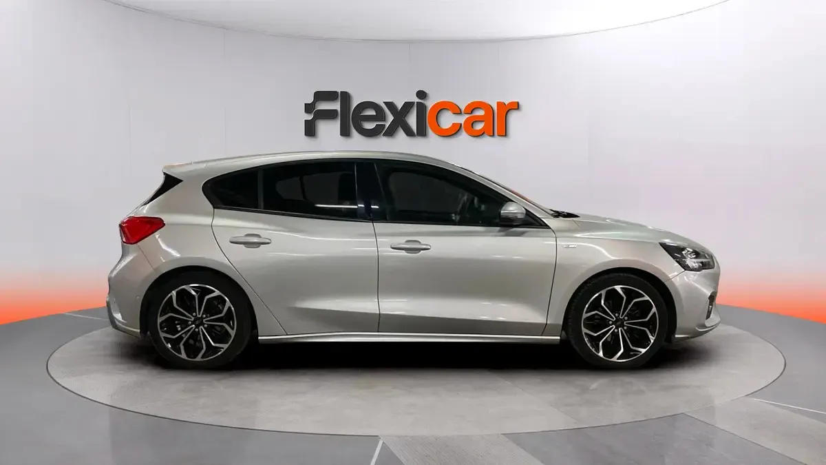 Usado Ford Focus ST-Line 125 CV (91 kW) 2020 Gris Berlina