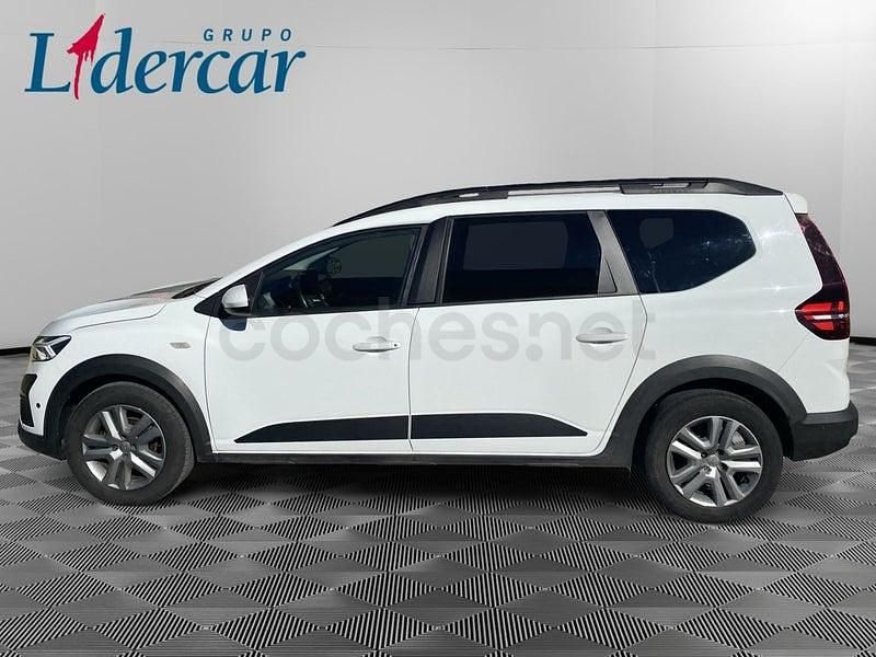 Usado Dacia Jogger Expression 100 CV (73 kW) 2023 Blanco Monovolumen