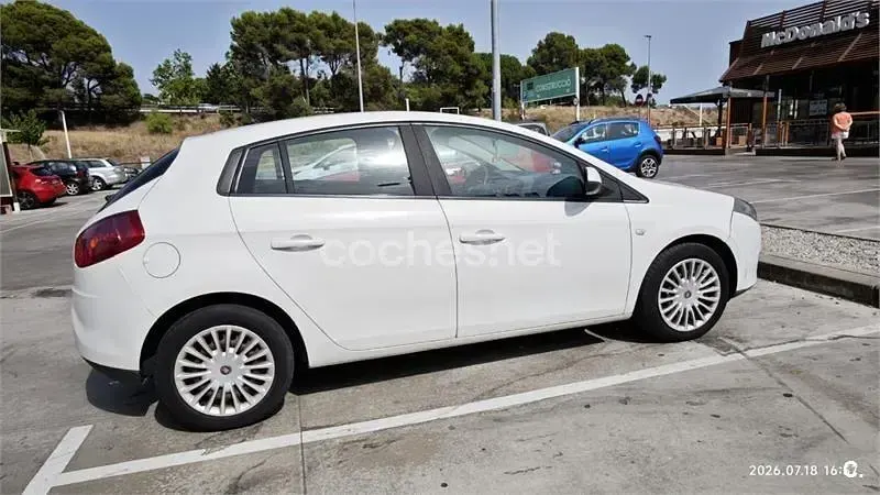 Usado Fiat Bravo Dynamic 120 CV (88 kW) 2010 Blanco Utilitario