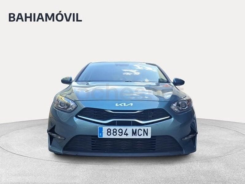 Usado Kia Ceed 100 CV (73 kW) 2022 Verde Utilitario