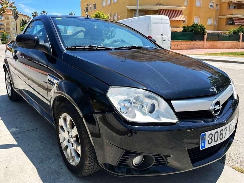 Usado Opel Tigra Sport 71 CV (52 kW) 2005 Negro Descapotable