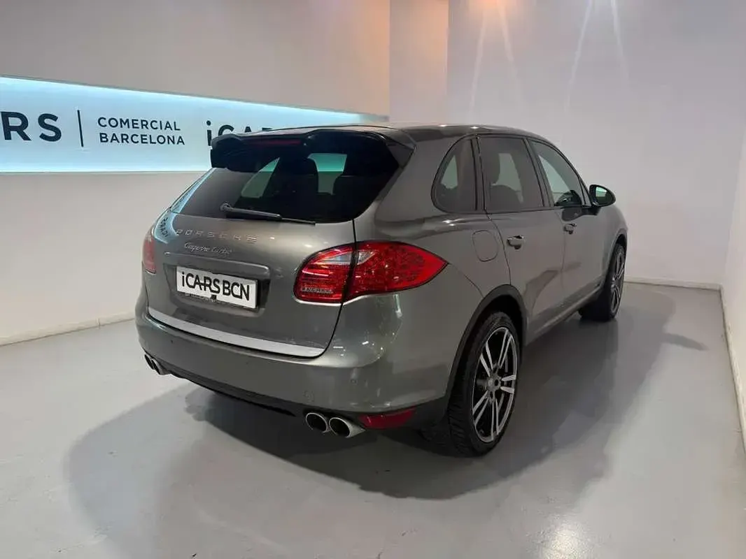 Usado Porsche Cayenne Turbo 500 CV (367 kW) 2011 Gris SUV