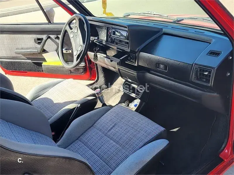 Usado VW Golf Cabriolet 75 CV (55 kW) 1983 Granate Descapotable