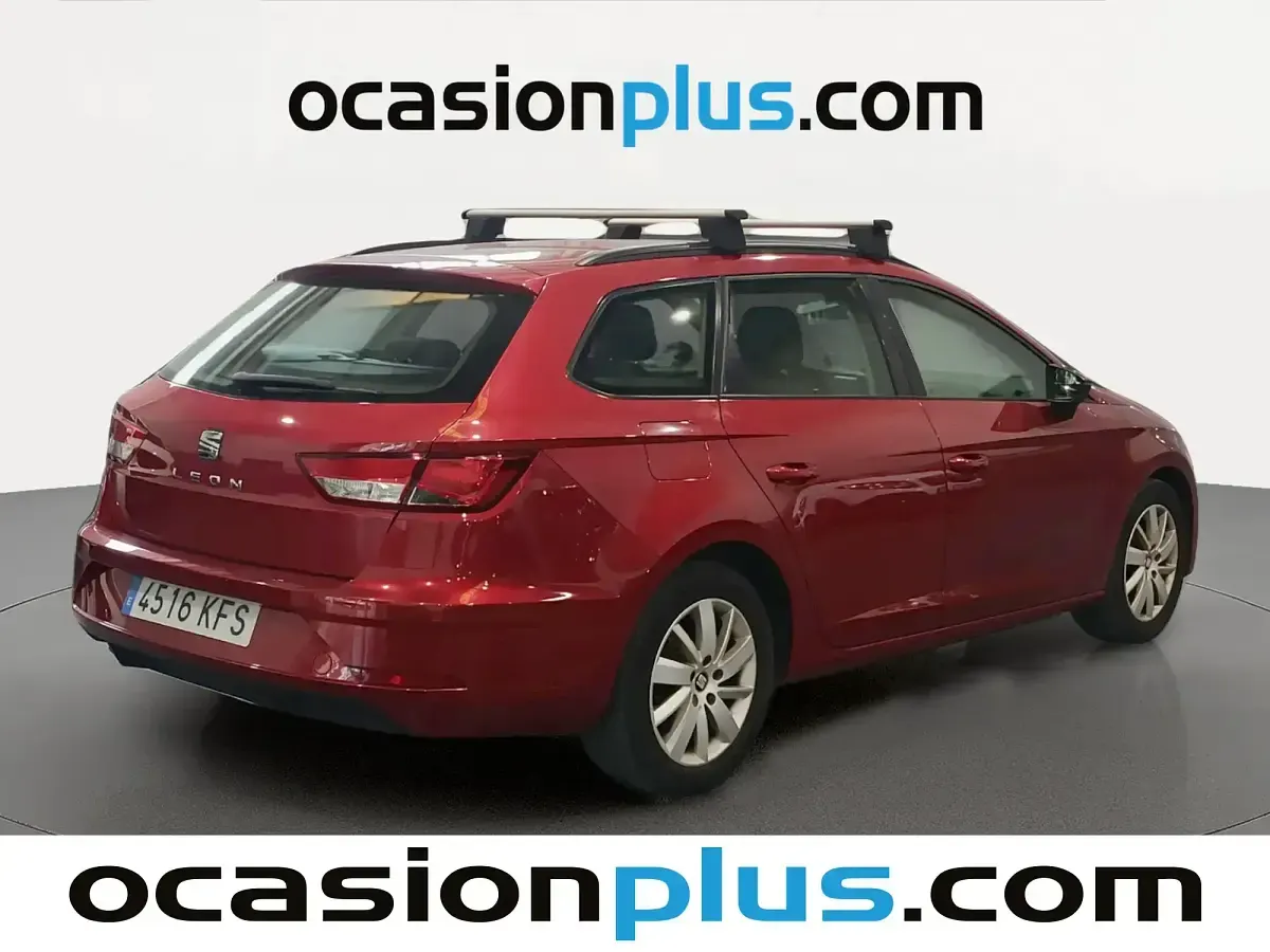 Usado Seat Leon Reference 115 CV (84 kW) 2017 Rojo Familiar